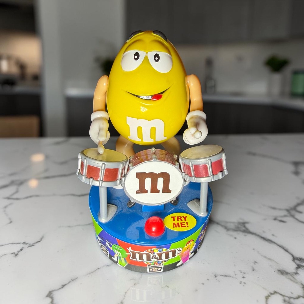 M&M's Yellow Character Drummer Animated Musical Figure Yellow Works